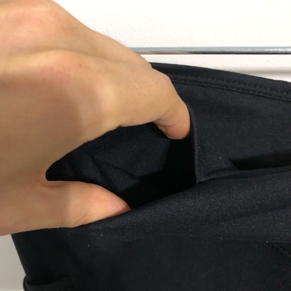 High Rise Fabletics Mesh Panel Pocket 7/8 Leggings - Picture 10 of 14